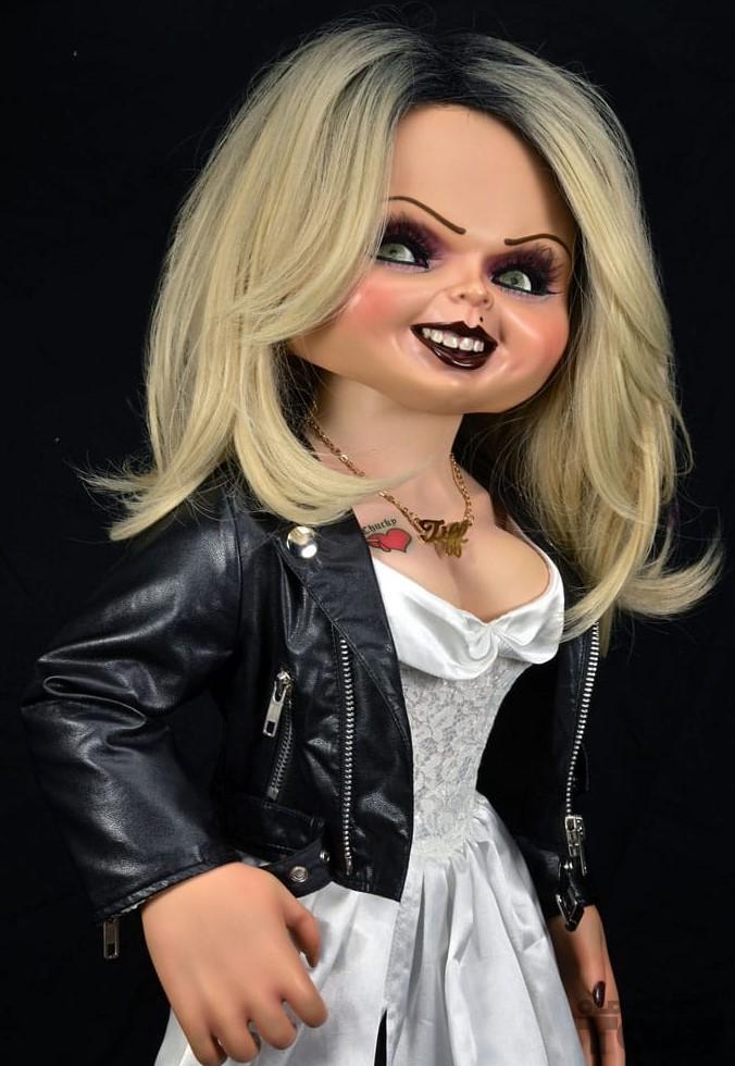 Bride of Chucky Tiffany prop replica life size Neca in doos 76 ...