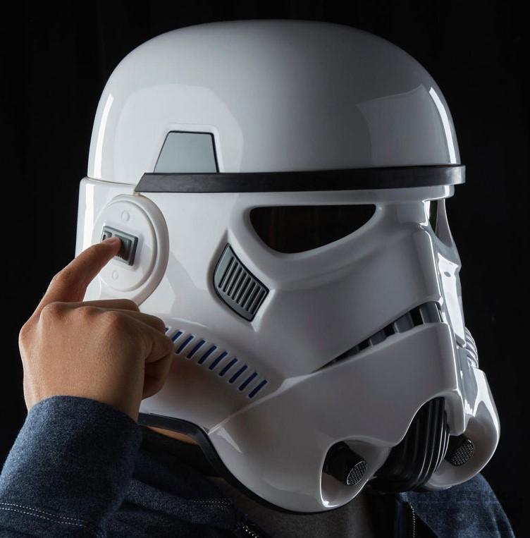 boksen thee Validatie Star Wars Stormtrooper electronic life size helmet the Black Series in doos  | Old School Toys