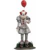  Pennywise (It chapter two) Gallery diorama in doos Diamond Select